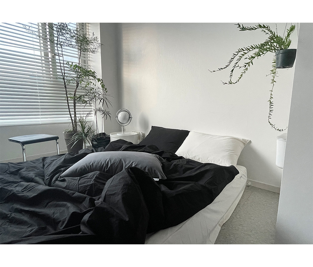 urbane_black_ebul_09.jpg